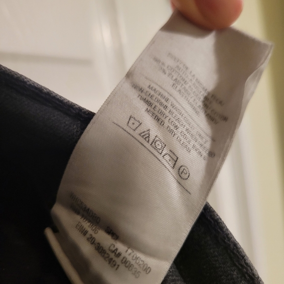 Hudson Holly Mid Rise Cropped Flare Slit Back Jeans - Picture 13 of 13